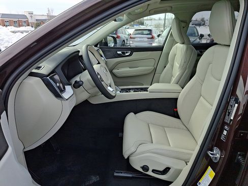 New 2026 Volvo XC60 B5 Ultra w/ Climate Package image 9