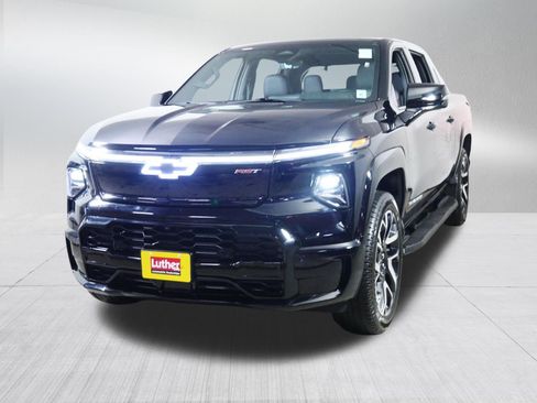 Used 2025 Chevrolet Silverado EV RST AWD/4WD image 3