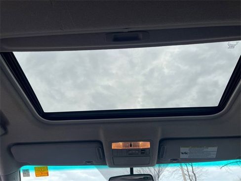 Used 2012 Toyota Highlander Limited image 17