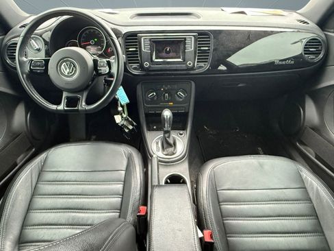 Used 2019 Volkswagen Beetle 2.0T image 3