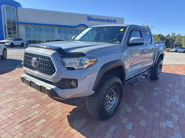 Used 2019 Toyota Tacoma TRD Off-Road AWD/4WD image 1