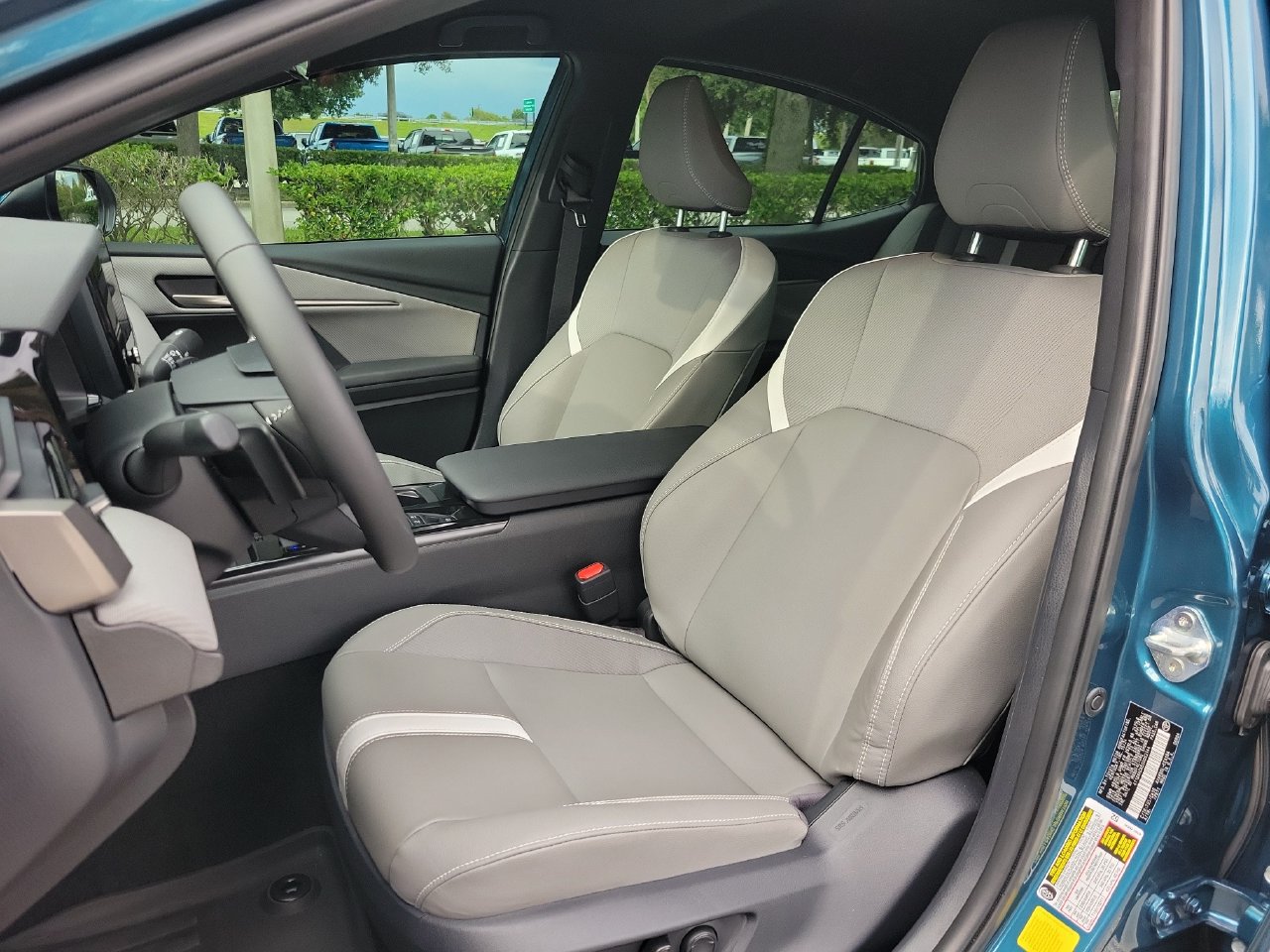 Used 2025 Toyota Camry SE FWD image 17