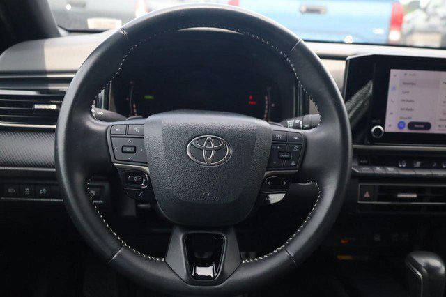 Used 2025 Toyota Camry SE FWD image 8