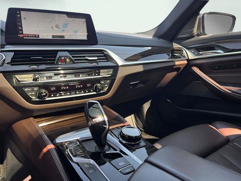 Used 2018 BMW M550i xDrive AWD/4WD image 49