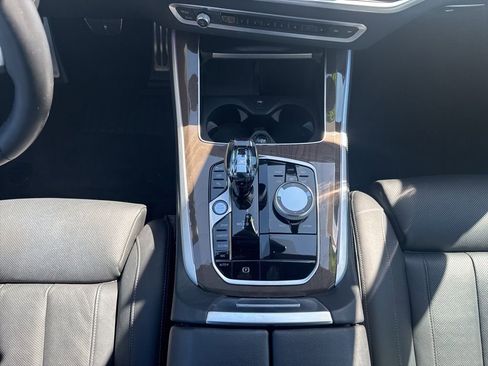 Used 2022 BMW X5 xDrive40i w/ M Sport Package image 15