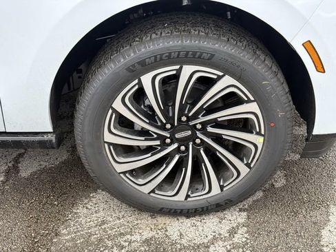 New 2026 Lincoln Navigator L Black Label AWD/4WD image 9