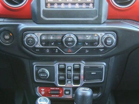 Used 2018 Jeep Wrangler Unlimited Rubicon w/ Steel Bumper Group AWD/4WD image 31