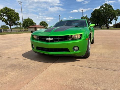 Used 2010 Chevrolet Camaro LT RWD image 4