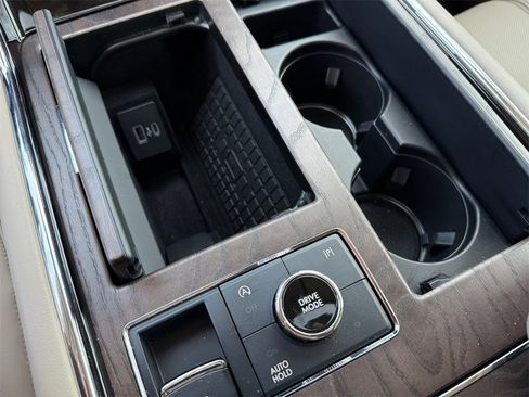 Used 2023 Lincoln Navigator L Reserve image 22