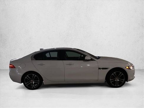 Used 2017 Jaguar XE Premium AWD/4WD image 4