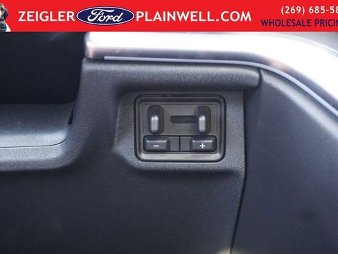 Used 2025 Ford Expedition Max Platinum image 29