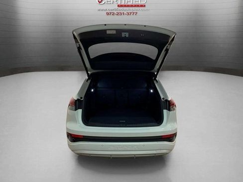 Used 2024 Audi Q4 e-tron Prestige image 7