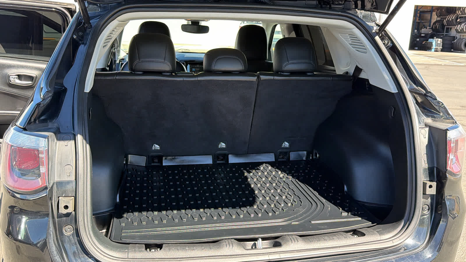 Used 2020 Jeep Compass Latitude FWD image 27