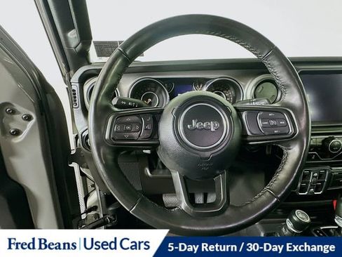 Used 2023 Jeep Gladiator Sport AWD/4WD image 13