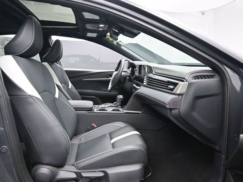 Used 2025 Toyota Camry SE w/ Multimedia Upgrade Package AWD/4WD image 20