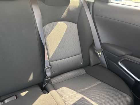 Used 2025 Kia Soul LX w/ LX Technology Package FWD image 35