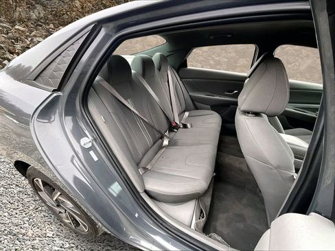 Used 2025 Hyundai Elantra Sport image 19