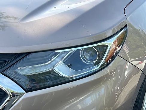 Used 2018 Chevrolet Equinox LT w/ Sun & Infotainment Package FWD image 25