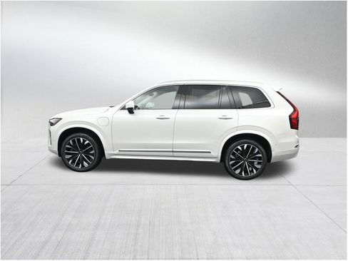 New 2026 Volvo XC90 T8 Ultra AWD/4WD image 2
