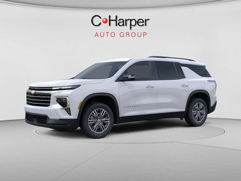 New 2027 Chevrolet Traverse LT AWD/4WD image 2