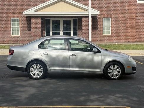 Used 2009 Volkswagen Jetta S FWD image 3