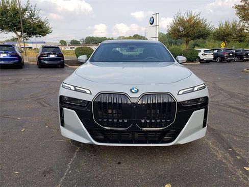 New 2025 BMW 760i xDrive image 8