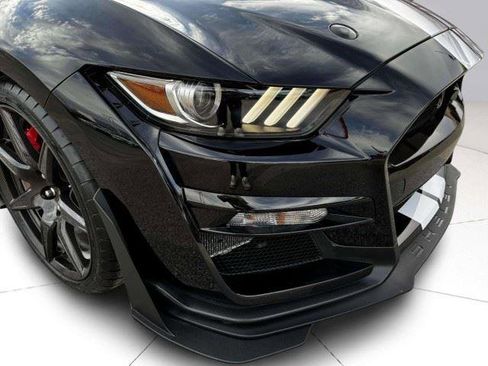 Used 2021 Ford Mustang Shelby GT500 w/ Carbon Fiber Track Pack RWD image 12