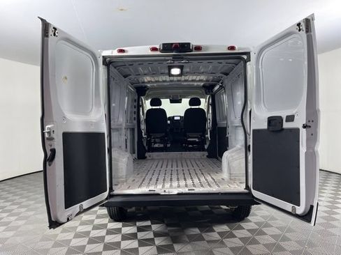 Used 2025 RAM ProMaster 2500 w/ Convenience Group FWD image 43