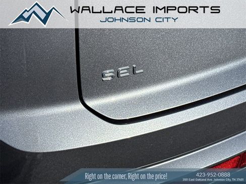 Used 2024 Volkswagen Atlas Cross Sport SEL Premium R-Line image 3