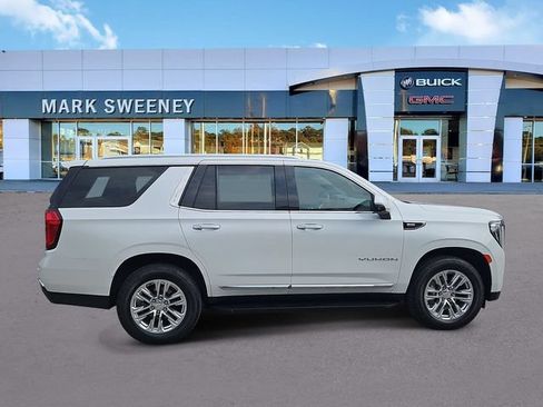 Used 2023 GMC Yukon SLT w/ SLT Premium Package AWD/4WD image 35