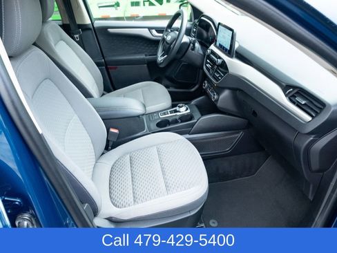 Used 2020 Ford Escape SE image 40