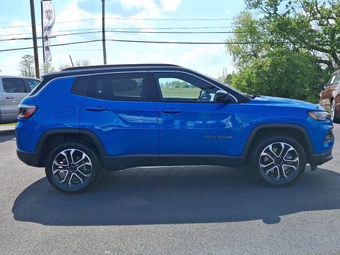 Used 2023 Jeep Compass Limited AWD/4WD image 7