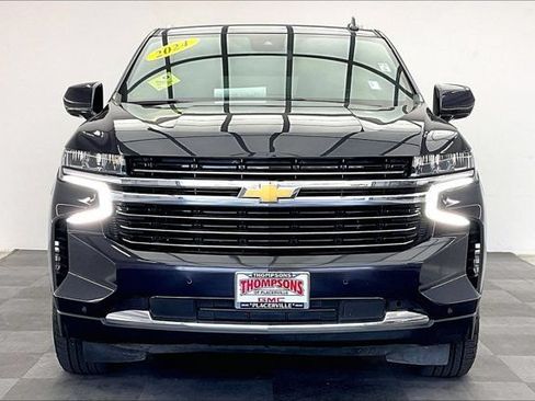 Used 2024 Chevrolet Suburban LT AWD/4WD image 2