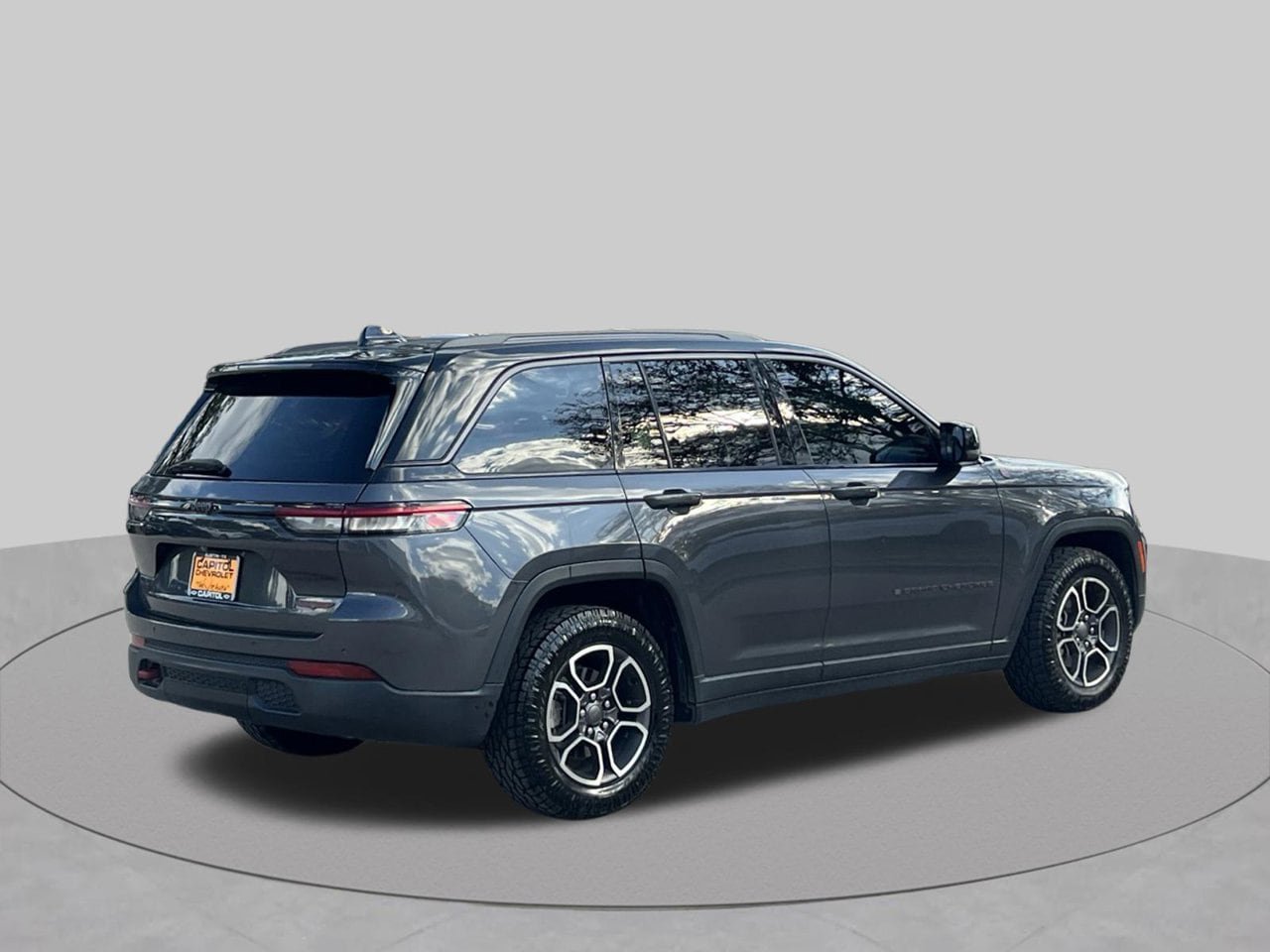 Used 2022 Jeep Grand Cherokee Trailhawk AWD/4WD image 6