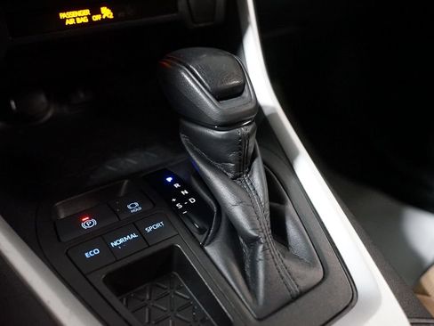 Certified 2021 Toyota RAV4 LE FWD image 20