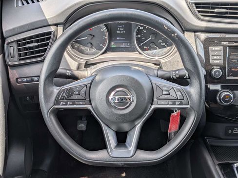 Used 2018 Nissan Rogue S AWD/4WD image 22