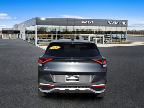 Used 2023 Kia Sportage LX FWD image 4