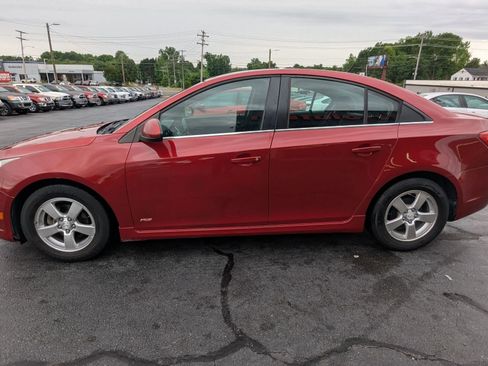 Used 2013 Chevrolet Cruze LT w/ RS Package FWD image 4