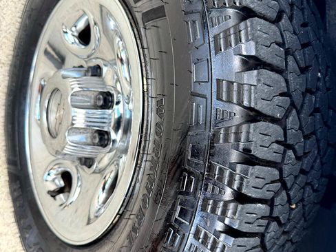 Used 2019 Chevrolet Express 2500 image 15