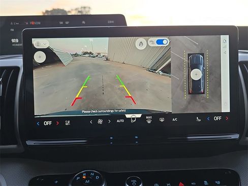 New 2025 Ford Expedition Active image 47