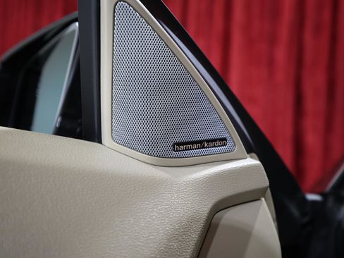 Used 2012 Mercedes-Benz E 550 Cabriolet image 23