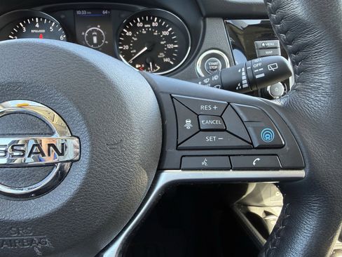 Used 2018 Nissan Rogue SL w/ Premium Package image 20