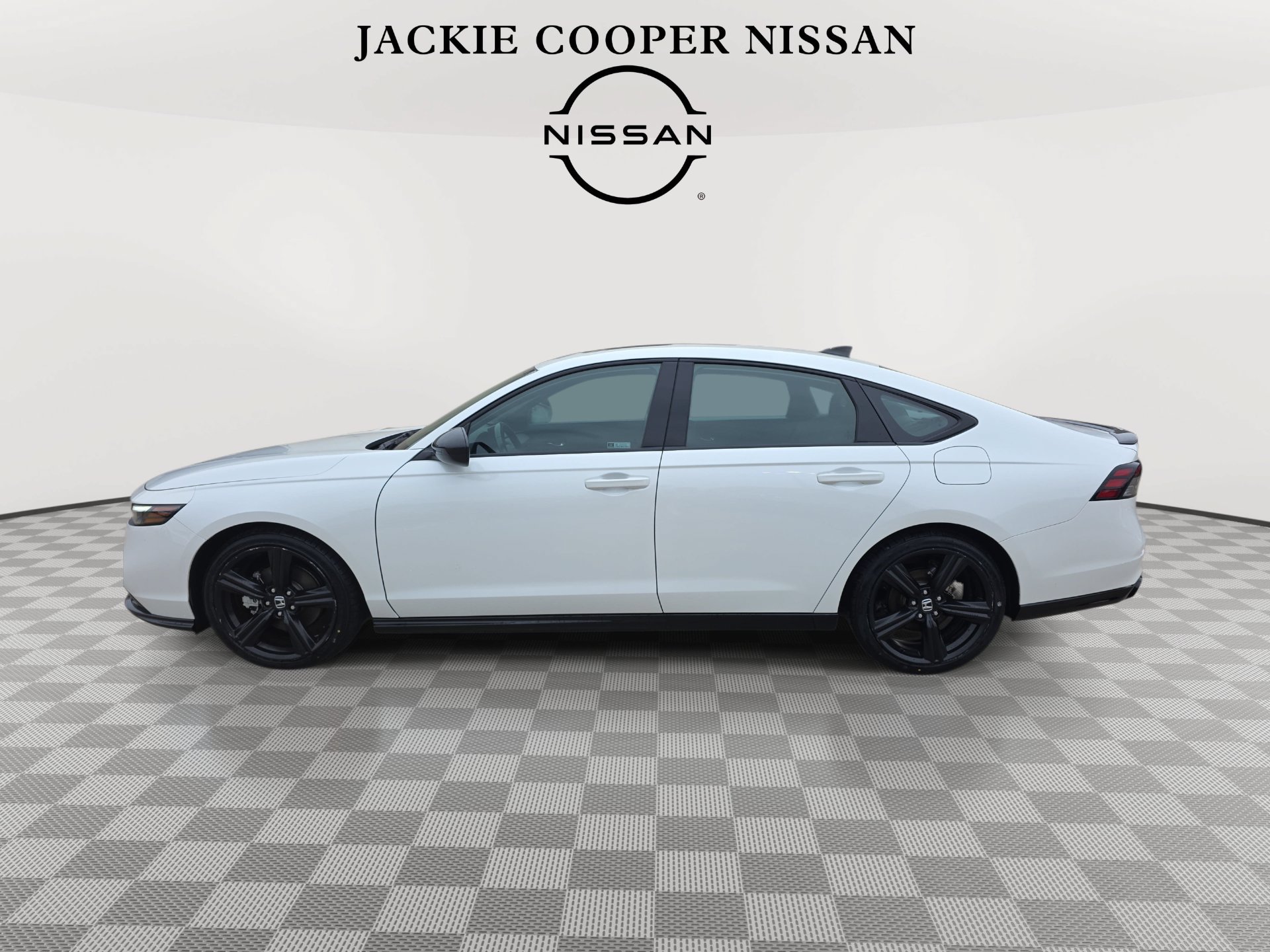 Used 2023 Honda Accord Sport image 8