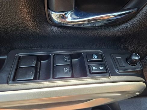 Used 2021 Nissan Titan SV w/ SV Convenience Package AWD/4WD image 39