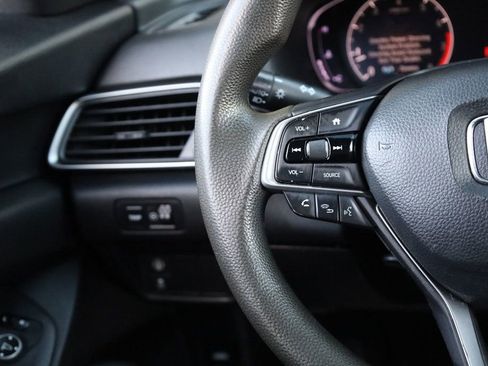 Used 2018 Honda Accord LX image 32