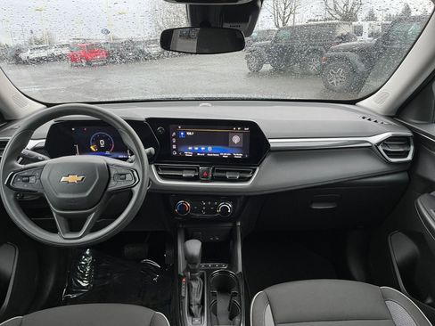Used 2025 Chevrolet TrailBlazer LT image 31