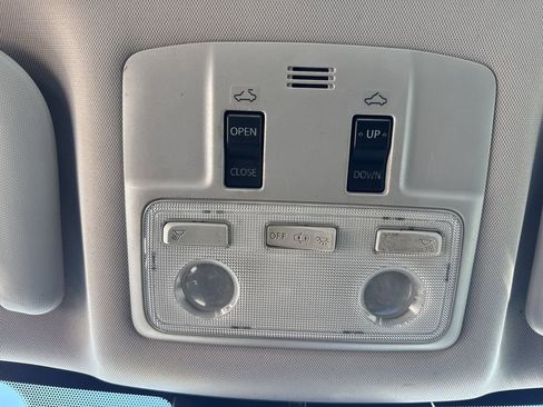 Used 2018 Toyota Corolla XSE image 40