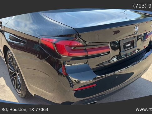 Used 2022 BMW 530i w/ Premium Package RWD image 18