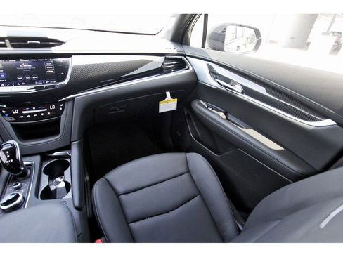 New 2025 Cadillac XT6 Sport w/ LPO, Onyx Lite Package image 10