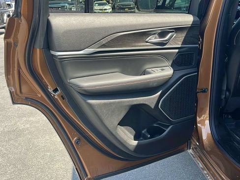 New 2026 Jeep Grand Cherokee Limited AWD/4WD image 22